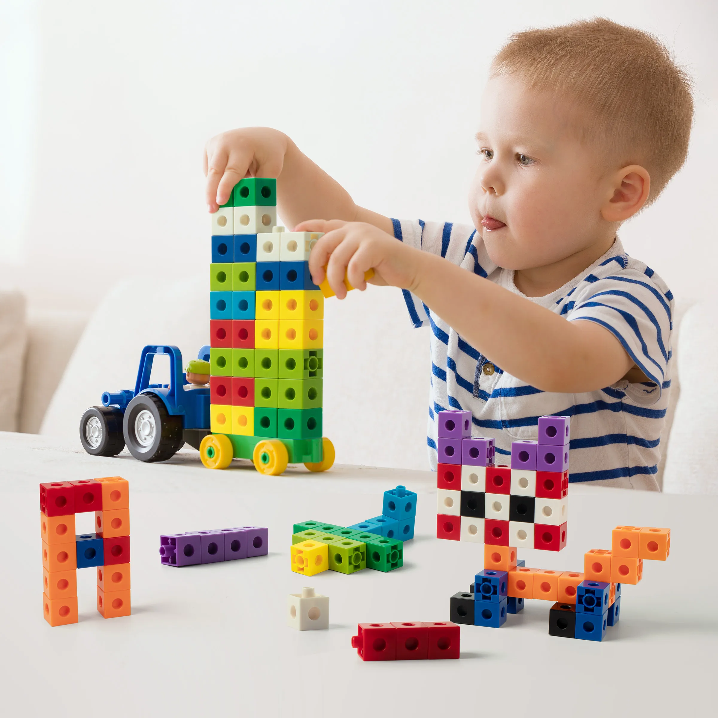 D-FantiX Povezuje Matematiko Kocke Z Dejavnostjo Kartice Določeno Število Blokov Za Štetje Igrača Snap, Ki Povezuje Matematiko Kocka Števci Za Otroke Učenje