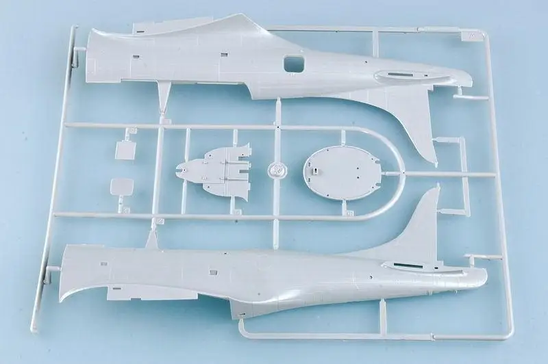 Prvi trobentač deloval 02241 1/32 Obsega NAS. Navy SBD-1/2 Dauntless Plastični Model Komplet