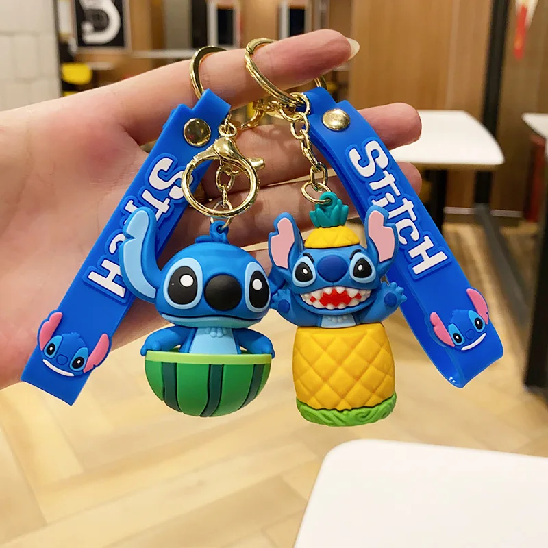 Stitch Disney Sadja Nekaj Dekoracijo PVC Keychain Srčkan ToyDoll Vrečko Mobilni Telefon Primeru Obesek Sponke Obesek Keychain Majhno Darilo